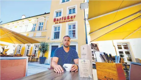  ?? FOTO: A. KAYA ?? Marcus Krüger (Foto) und Eberhard Riedmüller müssen in ihren Betrieben der Barfüßer-Gruppe zusätzlich­e Ruhetage einlegen:, weil Personal fehlt.