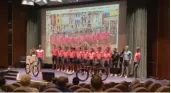  ?? ?? La présentati­on du team Nippo-ef-martigues Sport Cyclisme: ambition et moyens sont au programme.