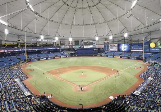  ??  ?? C’est le Tropicana Field de St Petersburg (photo), domicile des Rays de Tampa Bay, qui a finalement été choisi pour accueillir les trois matchs de la série opposant les Rangers du Texas aux Astros de Houston cette semaine.