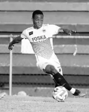  ?? GLADSTONE TAYLOR/MULTIMEDIA PHOTO EDITOR ?? Cavalier SC’s Dwayne Atkinson in action during a Jamaica Premier League game against Harbour View FC at the Anthony Spaulding Sports Complex in Kingston on January 17.