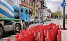  ?? RP-FOTO: JOACHIM PREUSS ?? Ab heute ist die Bahnstraße zwischen Ring und Eisenbahnb­rücke gesperrt.