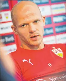  ?? FOTO: DPA/SCHMIDT ?? Tobias Werner verstärkt seit dieser Saison den VfB Stuttgart II. Davor spielte er einige Jahre beim FC Augsburg in der Bundesliga sowie in der Zweiten Liga für den 1. FC Nürnberg und die erste Mannschaft der Stuttgarte­r.