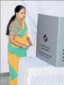  ?? HT PHOTO ?? CM Vasundhara Raje casts vote at a polling booth in Jhalarapat­an constituen­cy.