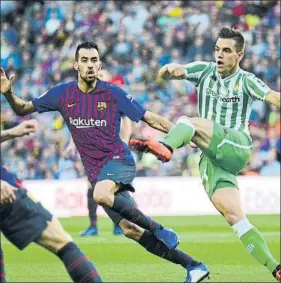  ?? FOTOS: PEP MORATA ?? Rakitic y Busquets son dos de los jugadores, junto a Piqué, que más minutos han disputado en los 18 partidos oficiales del Barça en esta temporada 2018-2019