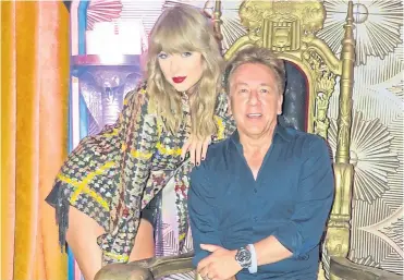  ??  ?? ▼
Game Of Thrones? Singing superstar Taylor Swift and I prove we’re showbiz royalty.