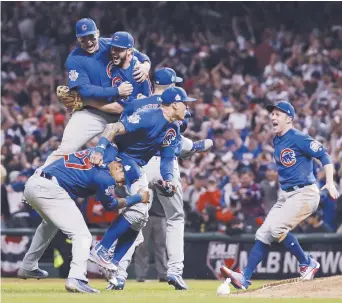  ?? - Associated Press: Matt Slocum ?? Le 3 novembre 2016, les Cubs de Chicago ont mis fin à une disette de 108 ans en remportant la Série mondiale de baseball.