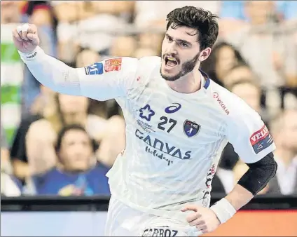  ?? FOTO: EFE ?? El pivote Ludovic Fàbregas celebra uno de sus seis goles en la final de la Champions, donde el Montpellie­r ganó al Nantes por 32-27