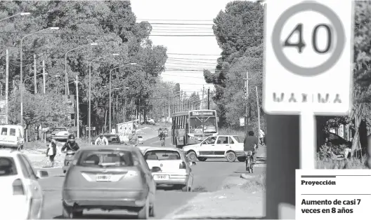  ?? ARCHIVO LA NUEVA. ?? Circular a mayor velocidad de lo permitido es una de las faltas que están considerad­as de alto riesgo.