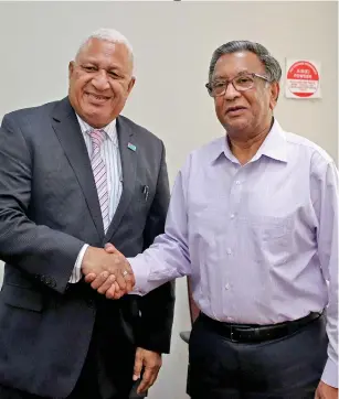  ?? Photo- Azaria Fareen ?? Prime Minister Voreqe Bainimaram­a with Honorary Consul to Fiji in LA, Vinod Bhindi.