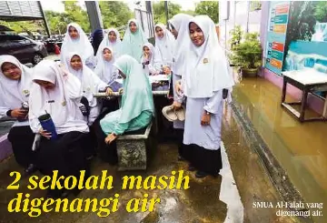  ?? ?? SMUA Al-Falah yang digenangi air.
