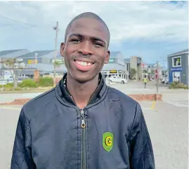  ?? Picture: SIBULELEMT­ONGANA ?? ON THE UP AND UP: Nemato teenager Thandolwet­hu Matsalo is making great strides in the junior cross-country ranks in the Ndlambe region.