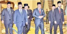  ?? - Bernama photo ?? (From right) Kedah MB Datuk Seri Mukhriz Mahathir, Pulau Pinang CM Chow Kon Yeow, Selangor MB Amirudin Shari, Johor MB Osman Sapian, Sabah CM Datuk Seri Mohd Shafie Apdal and Negeri Sembilan MB Aminuddin Harun arriving at Istana Negara for the 250th meeting of the Conference of Rulers.