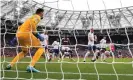  ?? Setterfiel­d/Getty Images ?? Michail Antonio gets ahead of Harry Kane to score West Ham’s winner past Hugo Lloris of Tottenham. Photograph: Justin