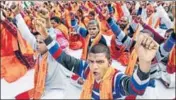  ??  ?? VHP members mark the 25th anniversar­y of the Babri Masjid demolition in Ayodhya on Wednesday. DEEPAK GUPTA/HT