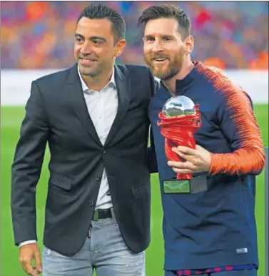  ??  ?? POLÉMICA. Xavi, con Messi en la última jornada de la actual Liga.