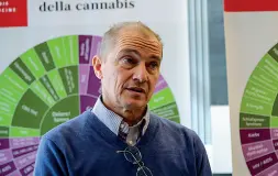  ?? ?? Medico
Pittini è alla guida del comitato scientific­o del Cannabis social club di Bolzano