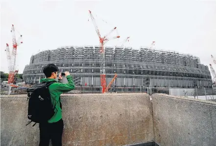  ?? KIMIMASA MAYAMA/EFE ?? Palco. Estádio Olímpico de Tóquio está em construção e com obras avançadas para os Jogos de 2020