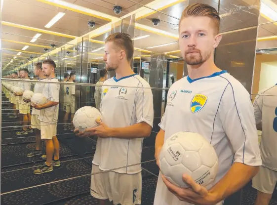  ?? Picture: GLENN HAMPSON ?? Gold Coast United recruit Lochie Reus is a former Gold Coast City player and is excited to be back representi­ng the city.