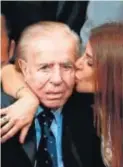  ?? JUAN IGNACIO RONCORONI / EFE ?? Menem, con su hija Zulema, en 2019.