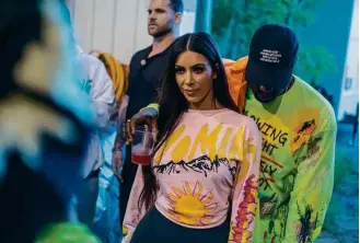  ??  ?? Kim Kardashian West, mulher de Kanye, acompanhou o rapper no lançamento