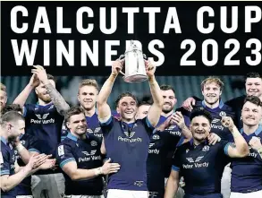  ?? Photo Icon Sport ?? Nouvelle Calcutta Cup pour les Ecossais, la 43e de leur histoire, qui conservent le trophée pour la troisième année consécutiv­e.
