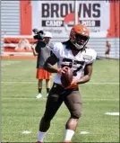  ?? BY PAUL DICICCO — FOR THE NEWS-HERALD ?? Kareem Hunt works during practice Aug. 5 in Berea.