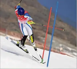  ?? (Photo AFP) ?? Vainqueur du classement général de la Coupe du monde en 2021, Alexis Pinturault a enfourché hier lors du slalom du combiné...