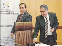  ?? KARINA DEFAS / EXPRESO ?? Acto. Augusto Barrera y Carlos De la Torre anuncian pago a universida­des