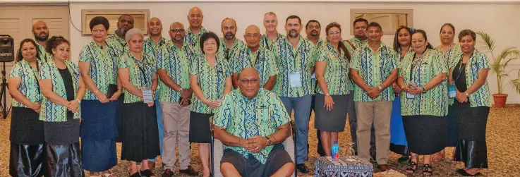  ?? Photo: Fijian Government ?? The President of Fiji Ratu Wiliame Katonivere(sitting) with delegates of the TOPEX Executive Conference that was held at the Shangri-La Yanuca Island, Coral Coast.