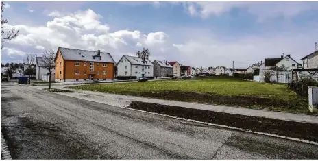  ?? Foto: Rudi Penk ?? In Herbrechti­ngen müssen in Gebieten ohne Bebauungpl­an künftig nur noch 1,5 statt zwei Stellplätz­e pro Wohneinhei­t gebaut werden. Damit könnte das Vorhaben der Kreisbau, am Amselweg Mehrfamili­enhäuser zu errichten, doch noch Realität werden.