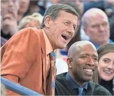  ?? KYLE TERADA, USA TODAY SPORTS ?? Sager, with TNT’s Kenny Smith, right, worked 26 seasons as a sideline reporter for Turner Sports’ NBA broadcasts on TNT. Sager died Thursday at 65.