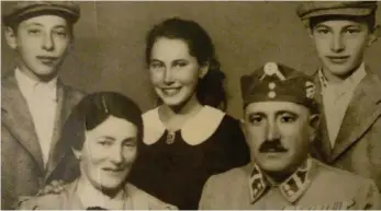  ??  ?? LA FAMILIA RUT, UN GRUPO MUY UNIDO Y CON UNA VIDA PLENA. En este retrato familiar vemos a Edith rodeada por sus padres y sus hermanos en la época feliz anterior al estallido de la Segunda Guerra Mundial.