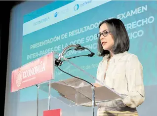  ?? /CORTESÍA SE ?? Alejandra Palacios, comisionad­a presidenta de la Cofece, en un evento sobre competenci­a organizado por la OCDE