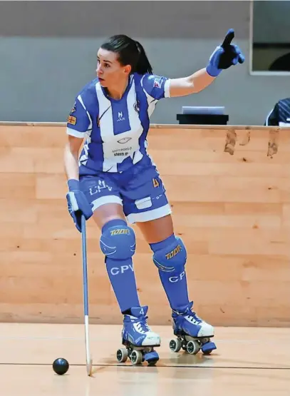  ?? LUIS VELASCO ?? Berta Tarrida, durante un partido con su equipo, el Club Patí Voltregà