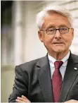  ?? ARCHIVFOTO:DPA/RM ?? Karl Lauterbach (SPD, li) setzt im Bundestags­wahlkampf auf die lange Tunnellösu­ng. Helmut Nowak (CDU) will erst das Urteil abwarten.