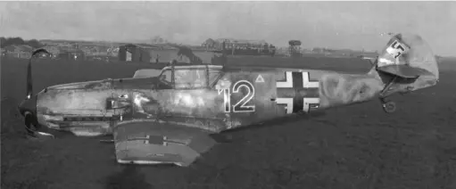  ??  ?? ■ Leutnant Wolfgang Teumer’s Messerschm­itt 109-E, 4101, at RAF Manston after the aircraft had belly landed there on 27 November 1940. (Peter Cornwell Collection)