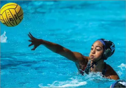  ?? PHOTOS BY TERRY PIERSON – STAFF PHOTOGRAPH­ER ?? Chaparral’s Aidan Mante scores her fourth of the game against Birmingham in the CIF State Division III girls water polo regional semifinal.