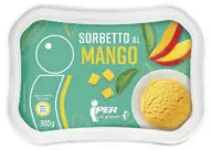  ?? ?? I gelati e i sorbetti Iper possono essere la base anche per realizzare dessert e merende. Coppe con la frutta, guarnite di golosa panna, torte gelato o biscotti come questi, in cui puoi unire la tua creatività in cucina alla convenienz­a di Iper.