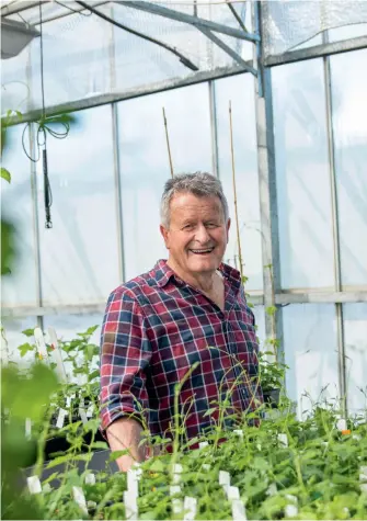  ??  ?? LEFT Dr Ron Beatson from the Plant & Food Research centre near Motueka; ABOVE Nelson Sauvin hops from the Plant & Food Research centre