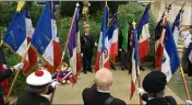  ??  ?? Une levée de drapeaux a été faite en l’honneur des soldats « Morts pour la France ».