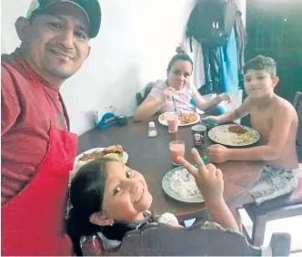  ?? Foto | Cortesía | LA PATRIA ?? La familia Hernández, forma parte de los por lo menos 600 venezolano­s en Manizales y Villamaría que en este momento están en aprietos para subsistir con sus hijos.