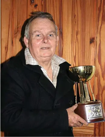  ?? PHOTO: CONTRIBUTE­D ?? HAND CRAFTED: Trevor Young has been hard at work in his shed creating the revered Quilty Cup.