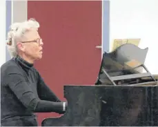 ?? FOTO: MARTIN BAUCH ?? Pianistin Silvia Detzner war in der Musikschul­e Bopfingen mit einem klassische­n Konzert zu Gast.