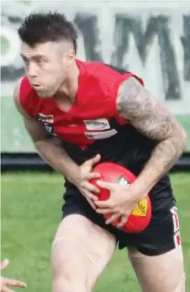  ??  ?? One of Warragul’s most dependable and one of its best against Bairnsdale on Saturday Matt Rennie was swung from defence to the midfield to try to lift the Gulls.