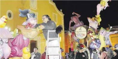  ?? MARÍA JOSÉ SÁNCHEZ ?? El estado de alarma obligó a desmontar los monumentos del 2020 y puede que algunos repitan plantà.