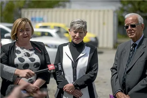  ?? PHOTO: IAIN MCGREGOR/STUFF ?? Christchur­ch Regenerati­on Minister Megan Woods, Mayor Lianne Dalziel and Otakaro CEO Albert Brantley on the site of the Metro Sports Facility late last year.