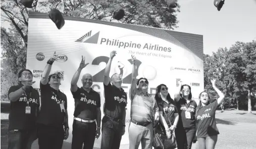  ??  ?? PAL REGULAR INTERCLUB GETS UNDERWAY. Bacolod City Mayor Evelio Leonardia (4th from right) kicks off the 73rd PAL Regular Interclub during ceremonial tee off at Negros Occidental Golf & Country Club. Play starts March 4 with Cebu Country Club defending its title in the Championsh­ip Division. PAL officials in photo are, from left, Rene Aviles, Chris Biscocho, Bong Velasquez, Russel Jao, Pinky Custodio, Donna Casimiro, and Joy Carpentero. (photo by Andy Alvarez)