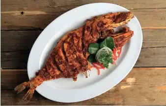  ??  ?? IKAN SUKANG BAKAR SAUS JALI