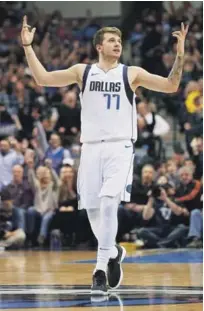  ?? AP ?? Luka Doncic, de Dallas, luce como favorito para ser el primer esloveno que reciba el premio al Novato del Año.