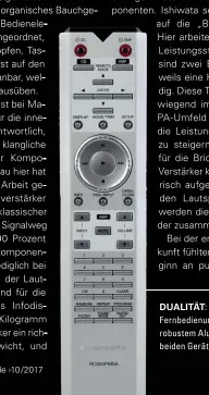  ??  ?? DUALITÄT: D Die Oberseite der Fernbedien­ung besteht aus robustem Aluminium. Sie dient beiden Geräten gleichzeit­ig.